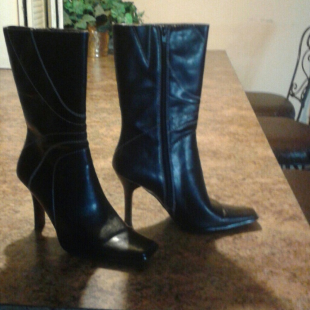 Amanda Smith black dressy boots