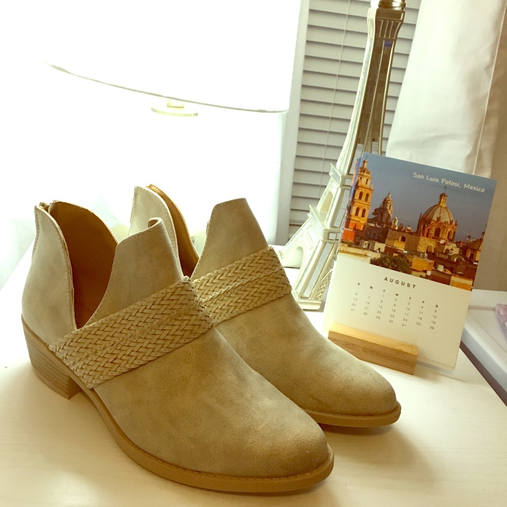 Tan booties! ✨✨✨