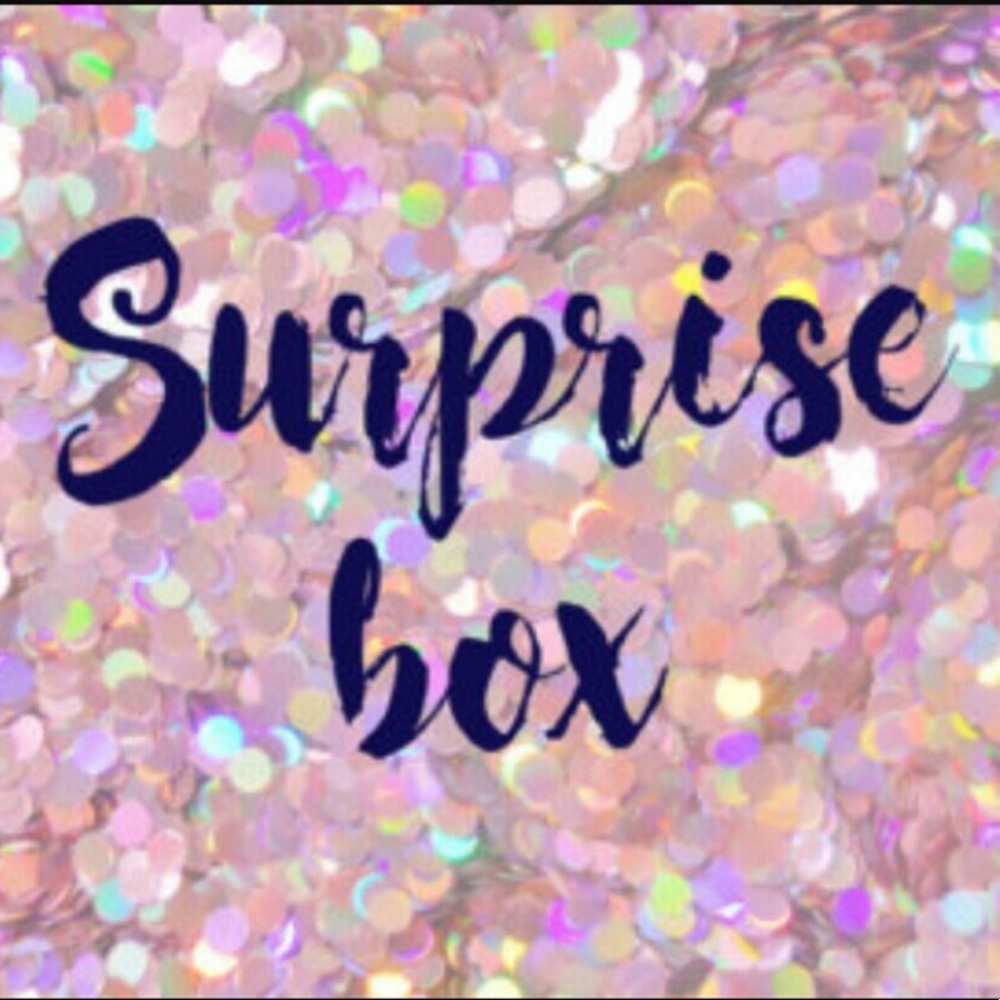 🎁🎁Name your price mystery box! 🎁🎁