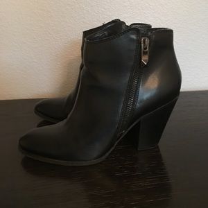 Dolce vita zipper booties size 8