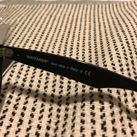 Original Wayfarer Ray-Ban sunglasses - Picture 3 of 4