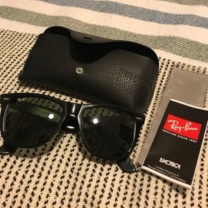 Original Wayfarer Ray-Ban sunglasses