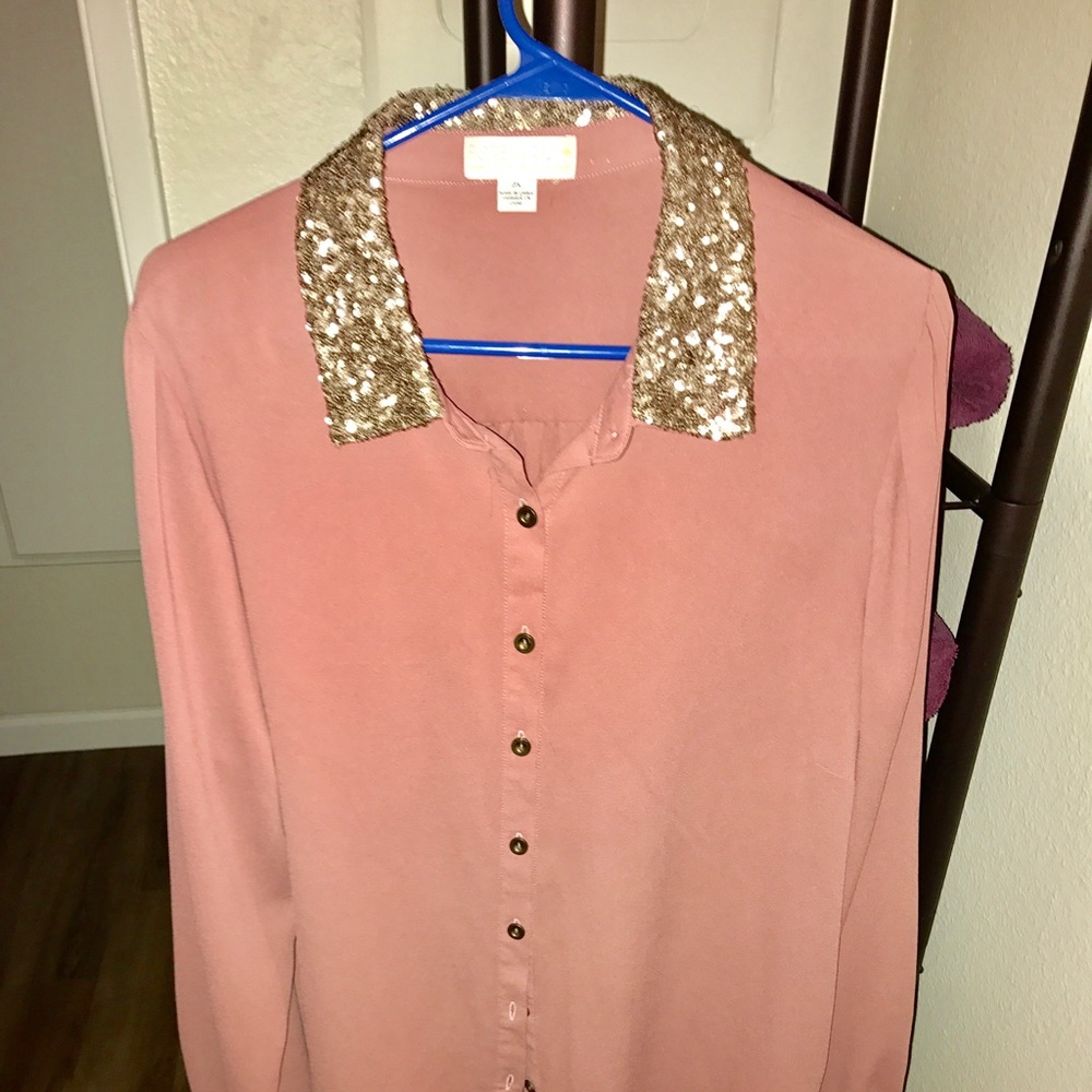sparkly collar silky fabric