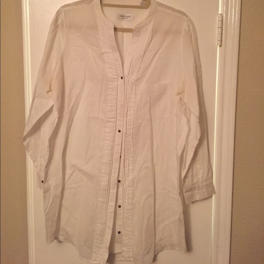 Daniel buchler white button up blouse sz.M