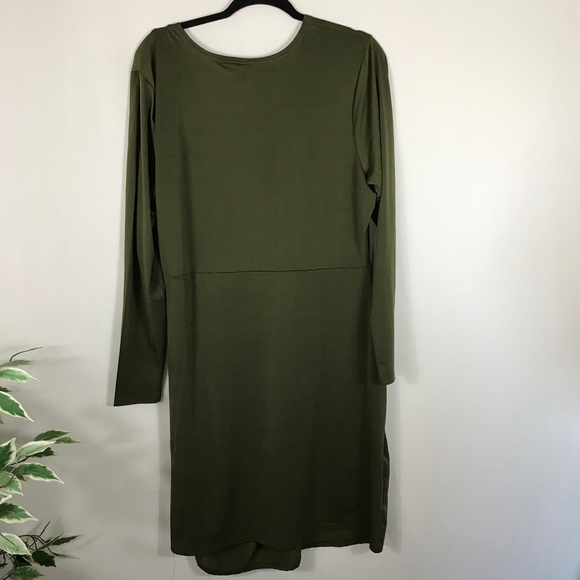 [Last one] PLUS SIZE green stretch faux wrap dress - Picture 4 of 4