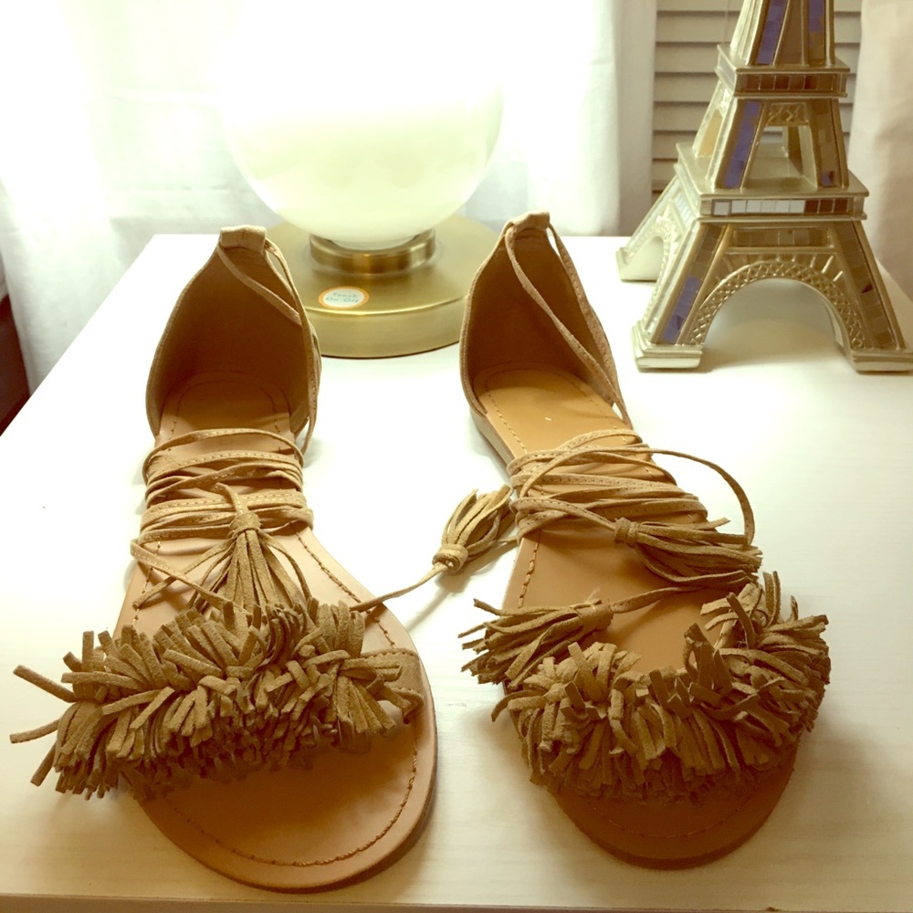 Lace up sandals!!