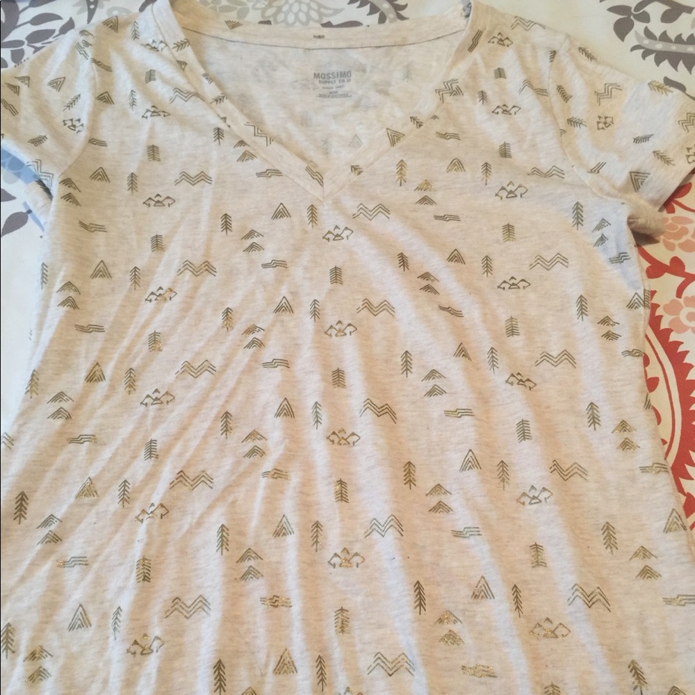 Massimo V Neck Mountain print shirt