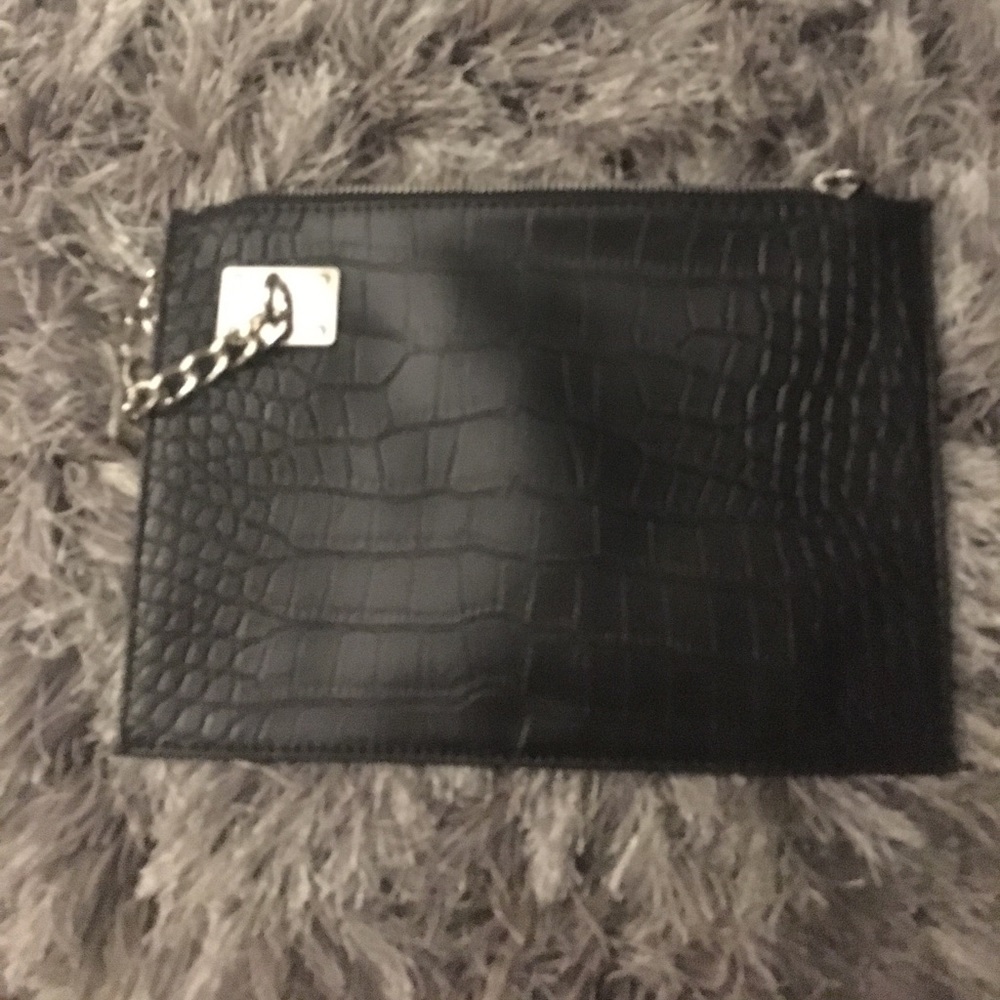 Black clutch