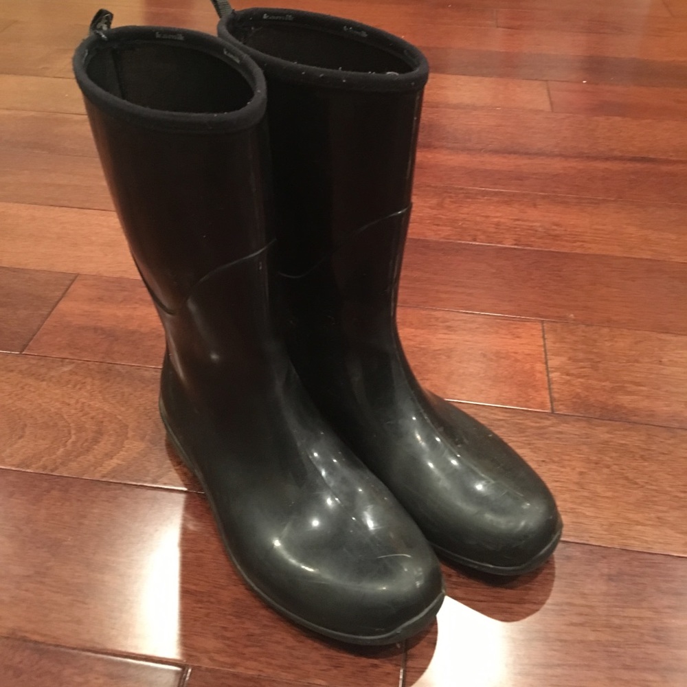 Black rain boots -- good condition
