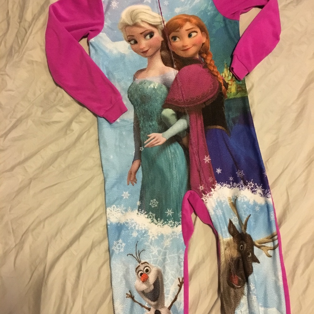 Disney's Frozen pajamas! - Picture 2 of 3