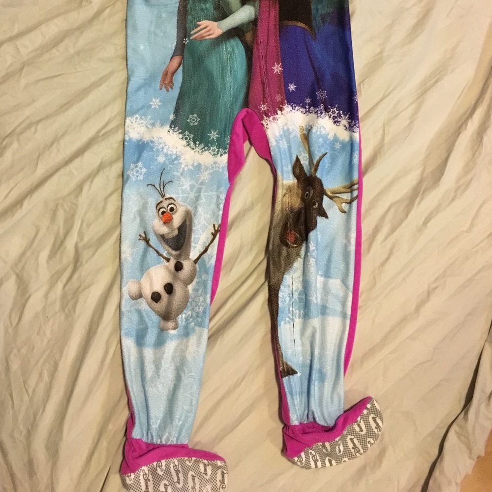 Disney's Frozen pajamas! - Picture 3 of 3