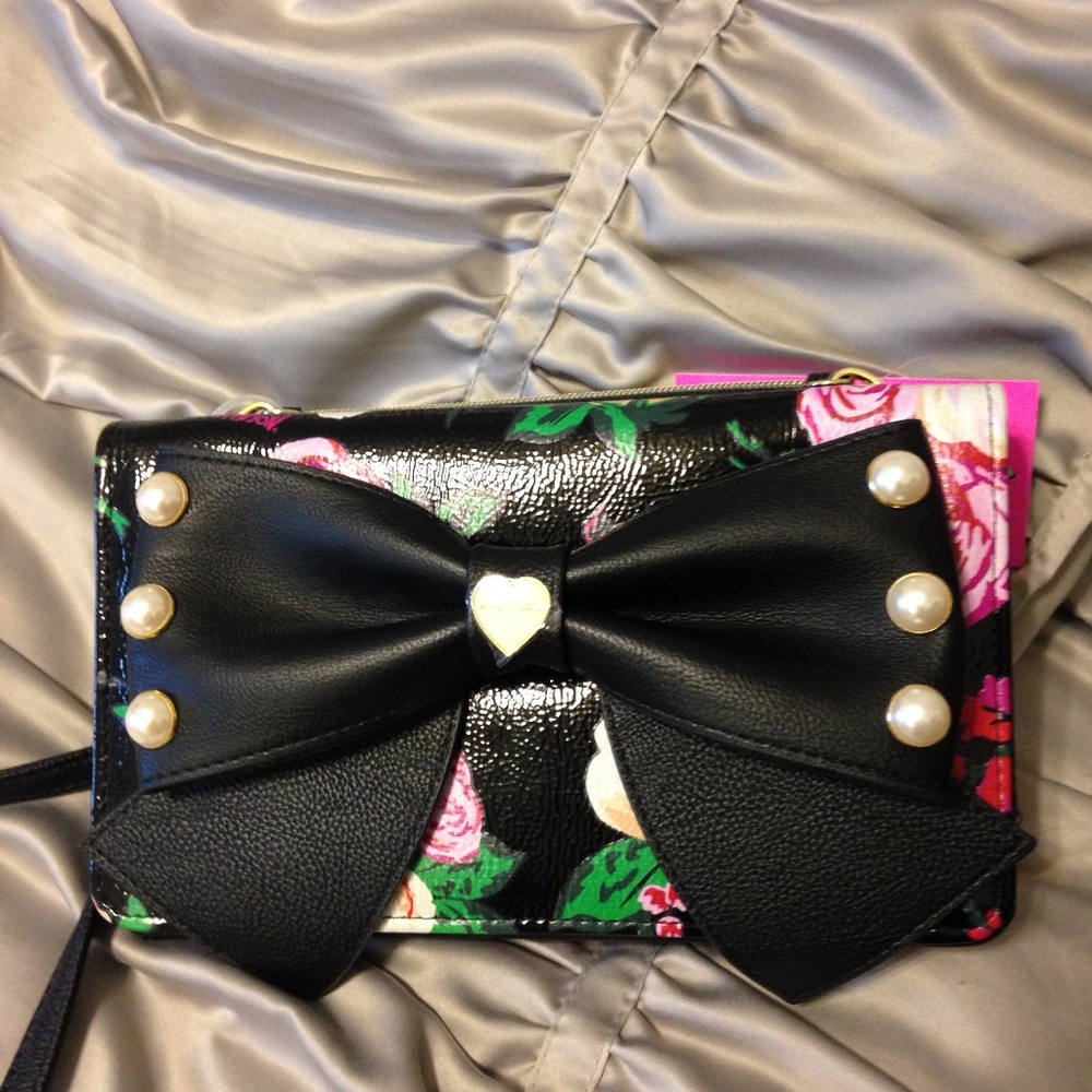 NEW Betsey Johnson Black Floral Crossbody w/Wallet