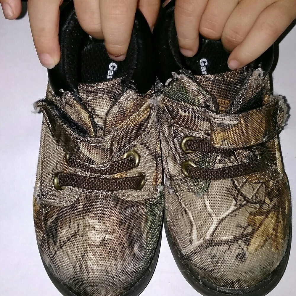 Toddler camo boots