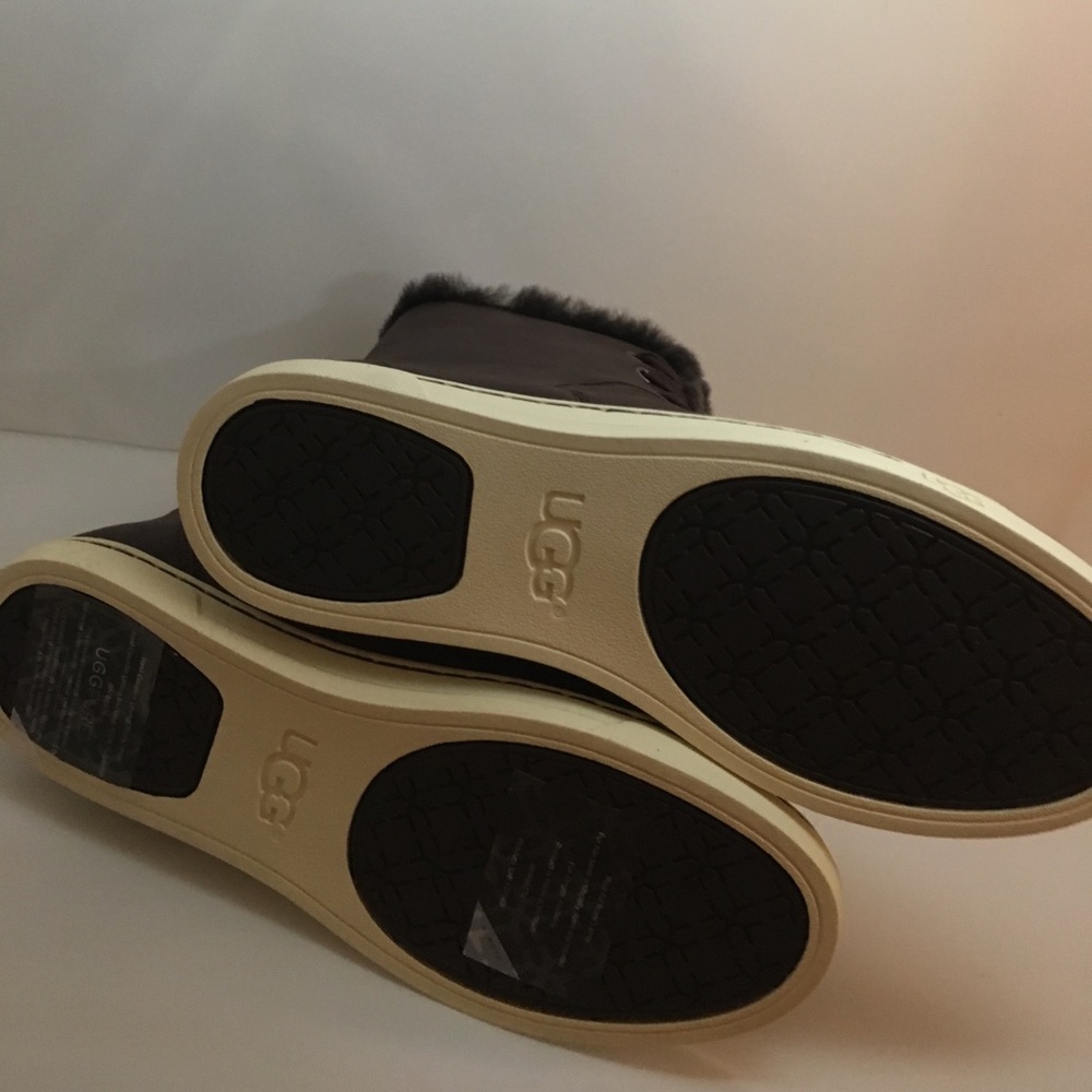 Last call! UGG Croft Luxe Leather (removing 11/4) - Picture 4 of 8
