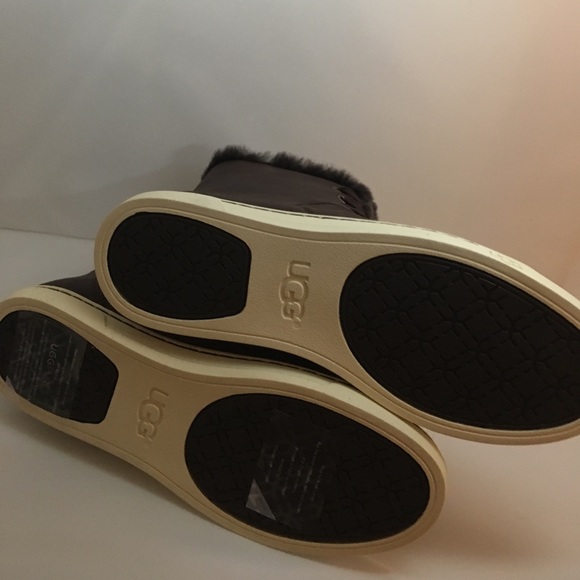 Last call! UGG Croft Luxe Leather (removing 11/4) - Picture 4 of 8