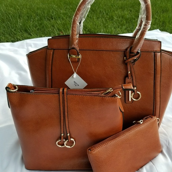 Bag in a bag plus wristlet - Picture 3 of 7