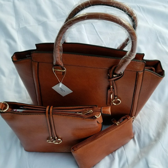 Bag in a bag plus wristlet - Picture 4 of 7