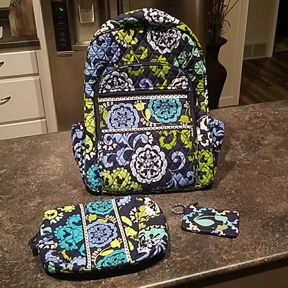 Vera Bradley RARE Disney set, never been used!!!