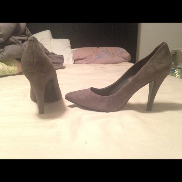BCBG heels - Picture 3 of 3