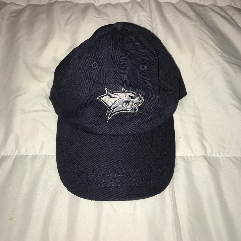 university of new hampshire hat