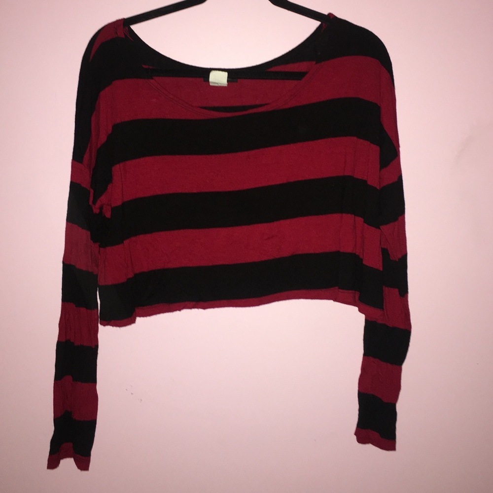 red& black cropped long sleeve