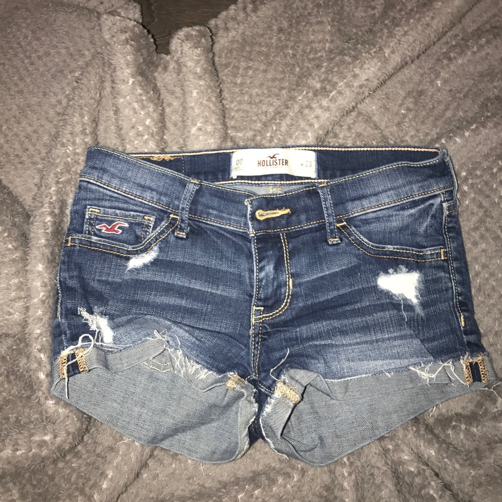 dark denim CUFFED Hollister shorts. 00, waist 23