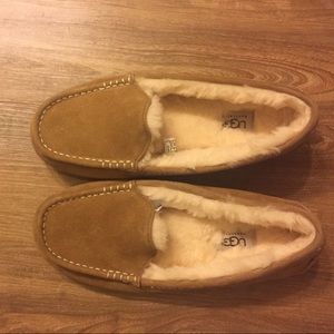 Ugg Ansley Slippers! PRICE REDUCED
