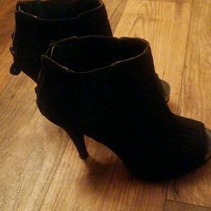 Meet your Posher, Denise