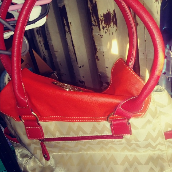 NEW ORANGE, BEIGE AND GOLD PURSE - Picture 5 of 7