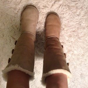 UGG bailey button triplet