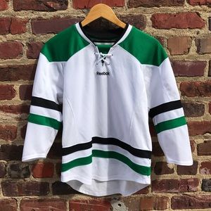 Vintage Reebok hockey jersey - Brand New Condition