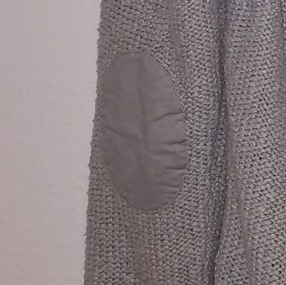 Cozy Old Navy Grey Knitted Hoodie - Picture 4 of 4