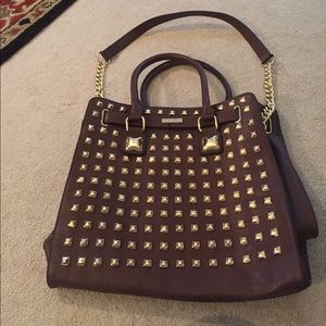 Large shoulder/cross body bag.