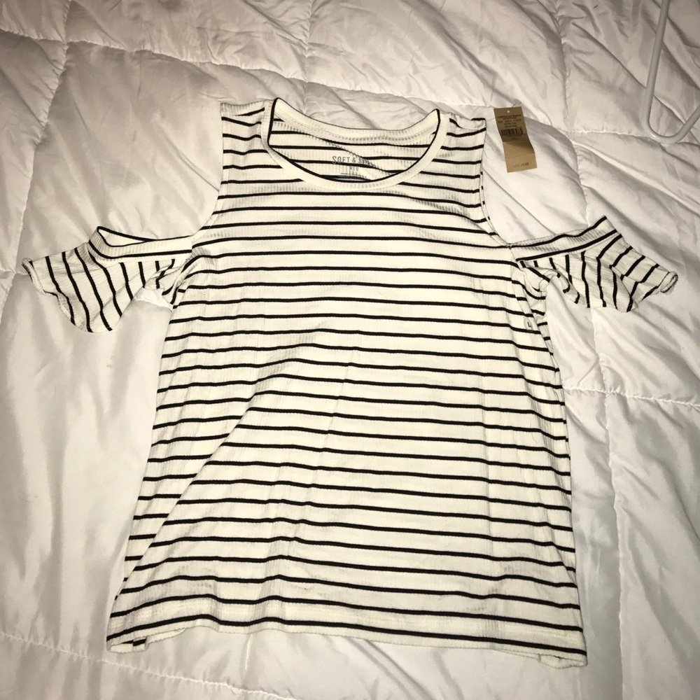 American Eagle Ribbed Cold Shoulder Shirt