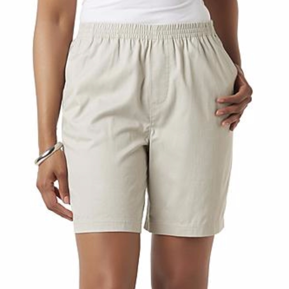 Basic Editions Women's Stretch Waist Shorts (White