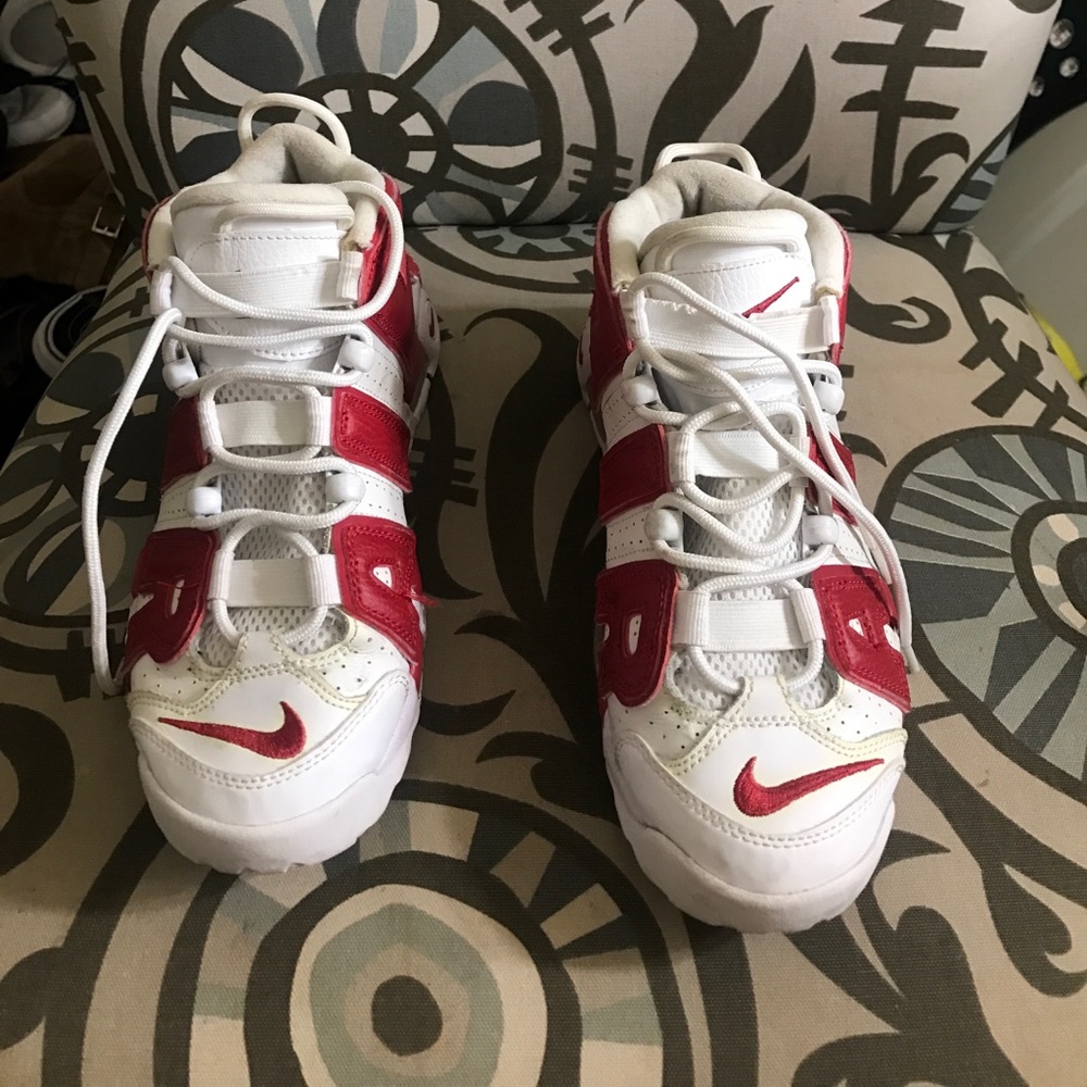 Uptempo's white and red sz 6Y