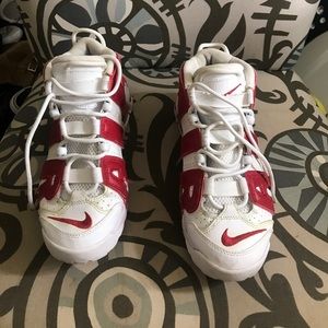 Uptempo's white and red sz 6Y