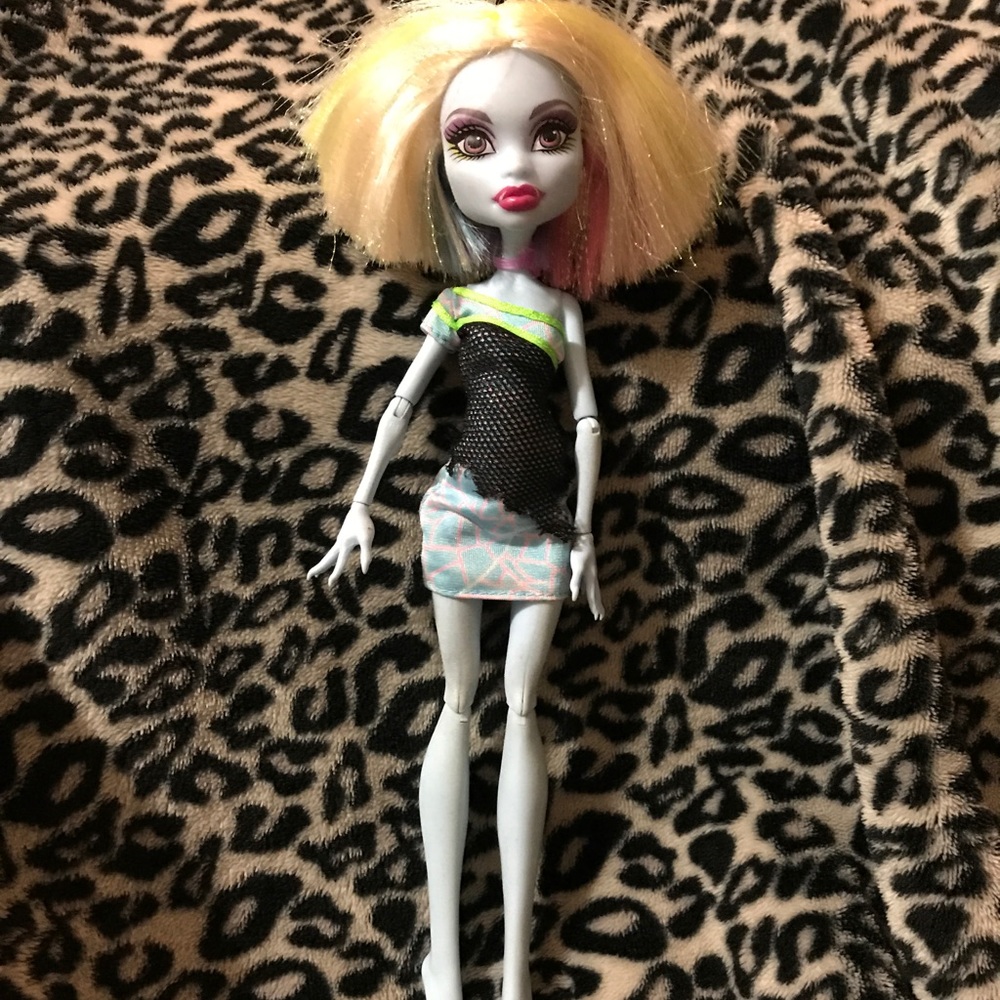Monster high doll. (Draculaura)