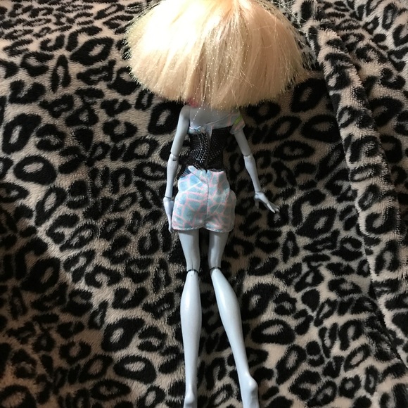 Monster high doll. (Draculaura) - Picture 2 of 2