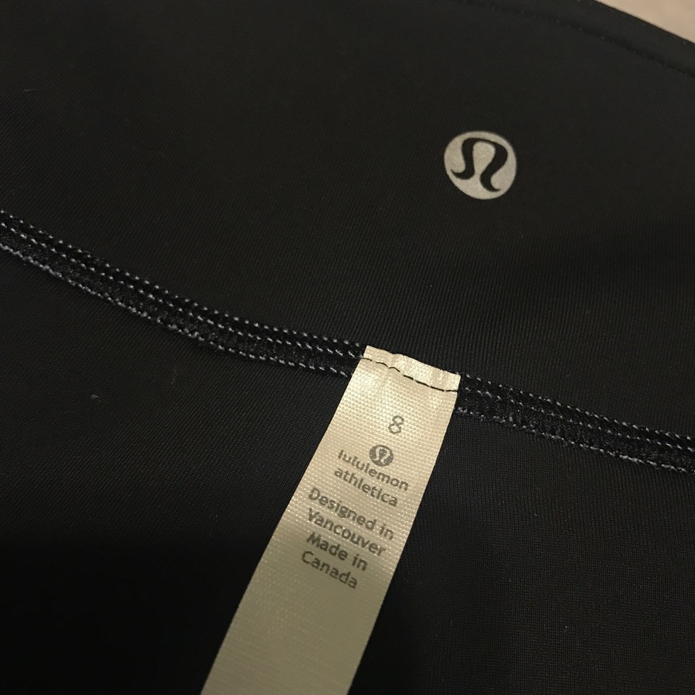 **Used** Lululemon reversible black & lavender
