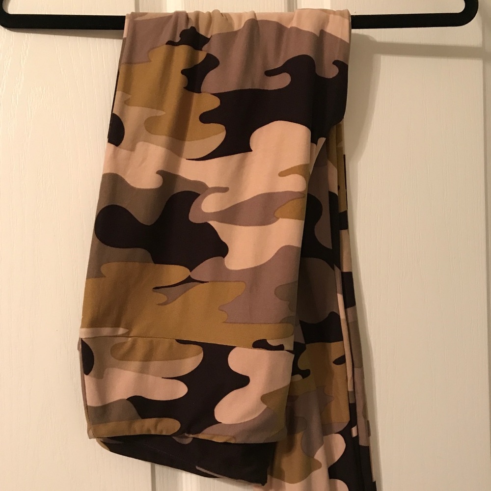 LulaRoe TC CAMO Leggings