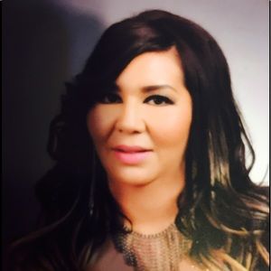 Meet your Posher, Claudia