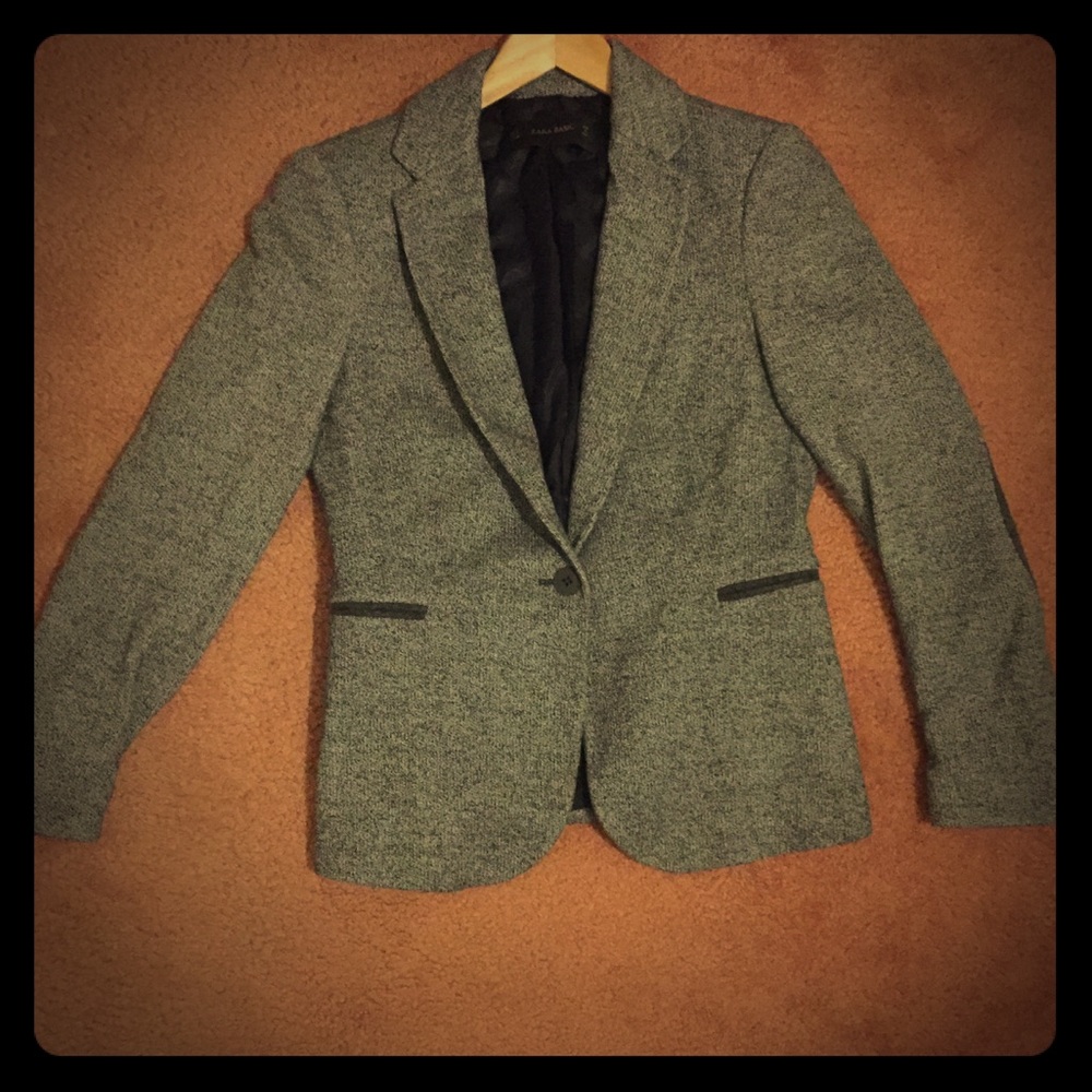 Excellent condition. Blazer made in Italy.