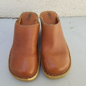 BORN Slip on shoes