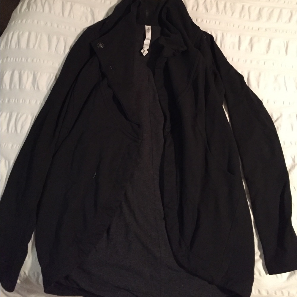 Lululemon jacket size 4.