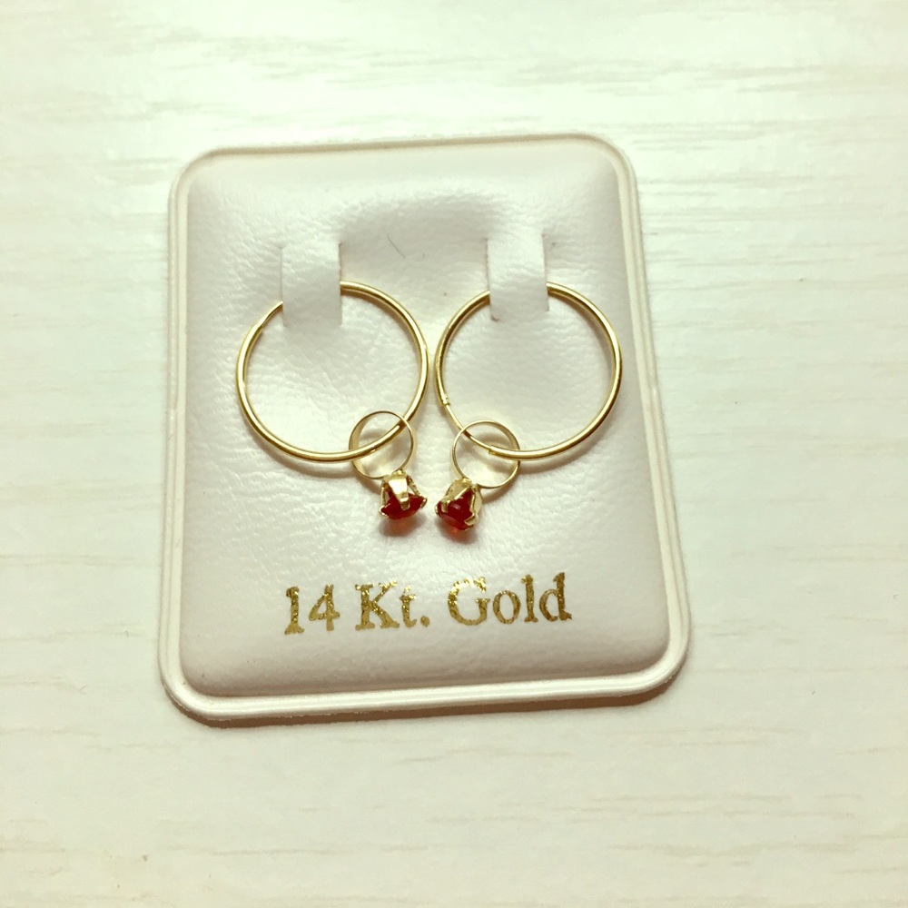 Small hoop earrings✨✨