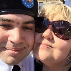 Meet your Posher, Leslie