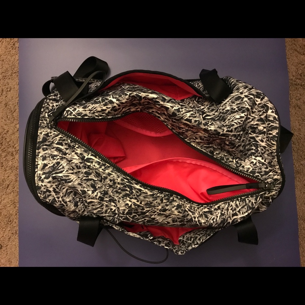 Run ways duffle (actual photos)