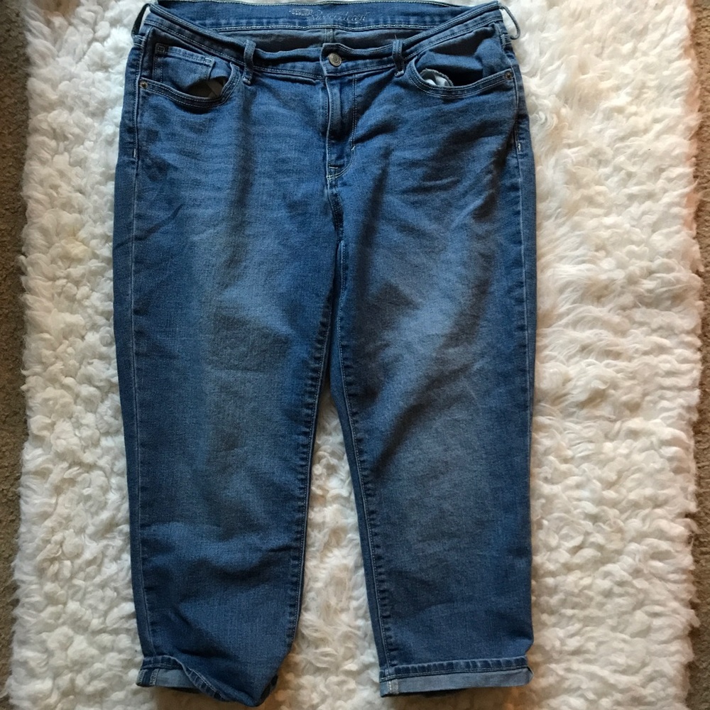 Cropped denim capris