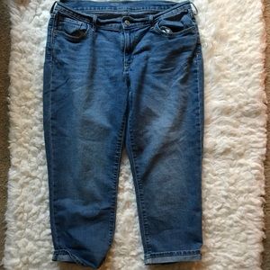 Cropped denim capris